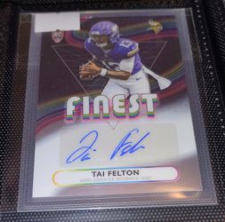 Tai Felton autograph card.