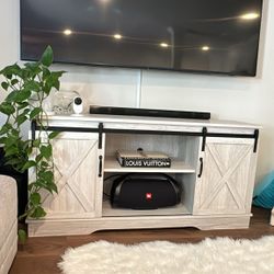 TV STAND 