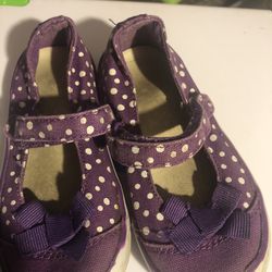 Cute Little Girls Easy On Purple Shoes. Size 7C