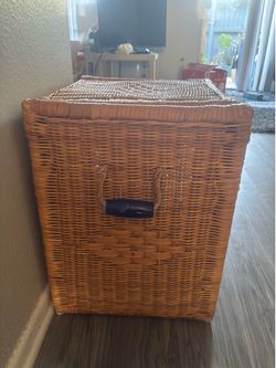 Ratan ottoman in mint condition