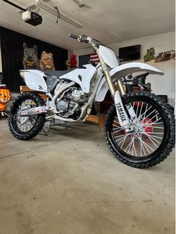 Yz450f dirt bike