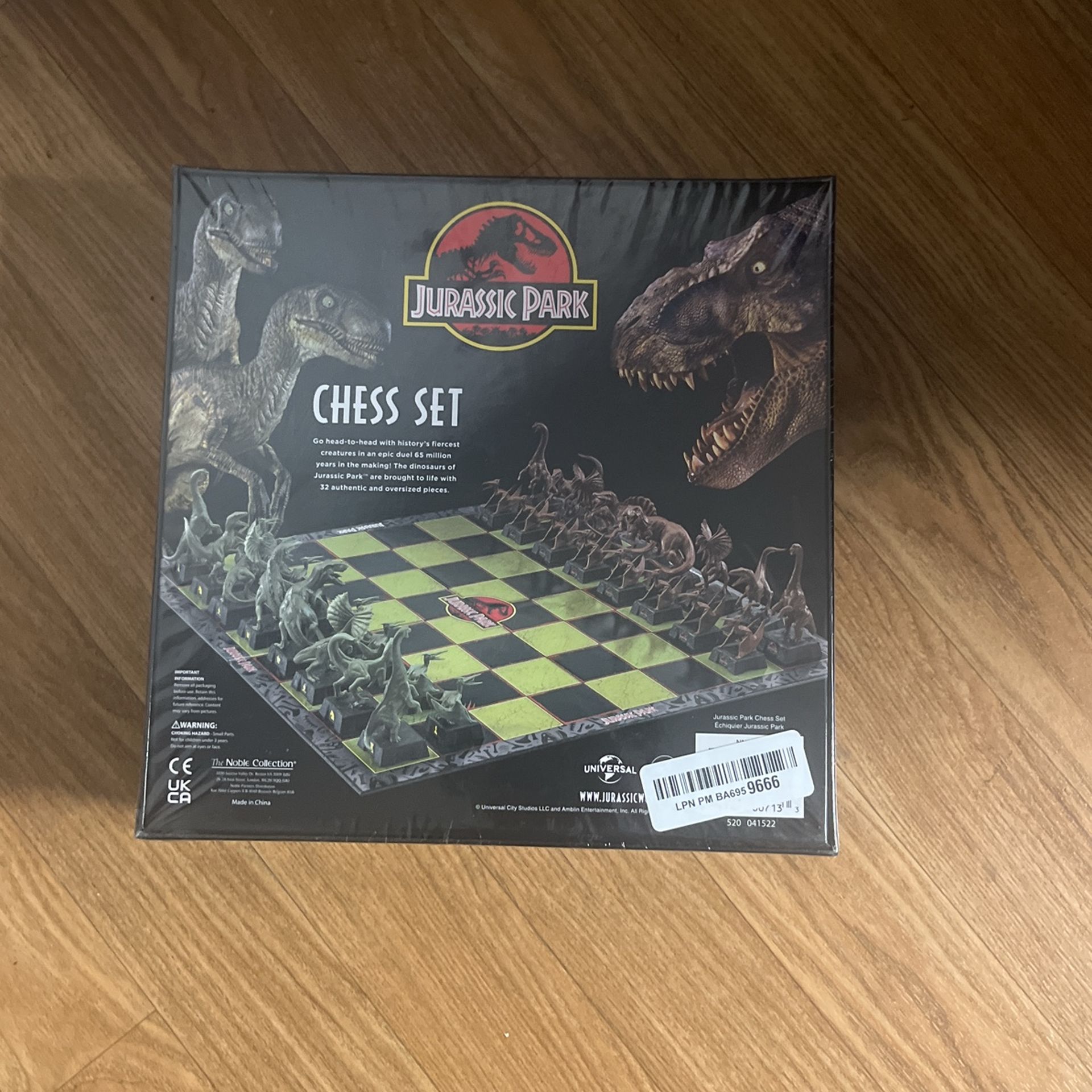 The Noble Collection Jurassic Park Chess Set