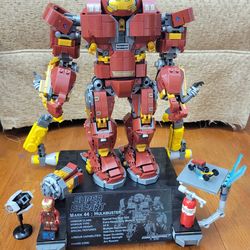 Hulkbuster Iron Man replica