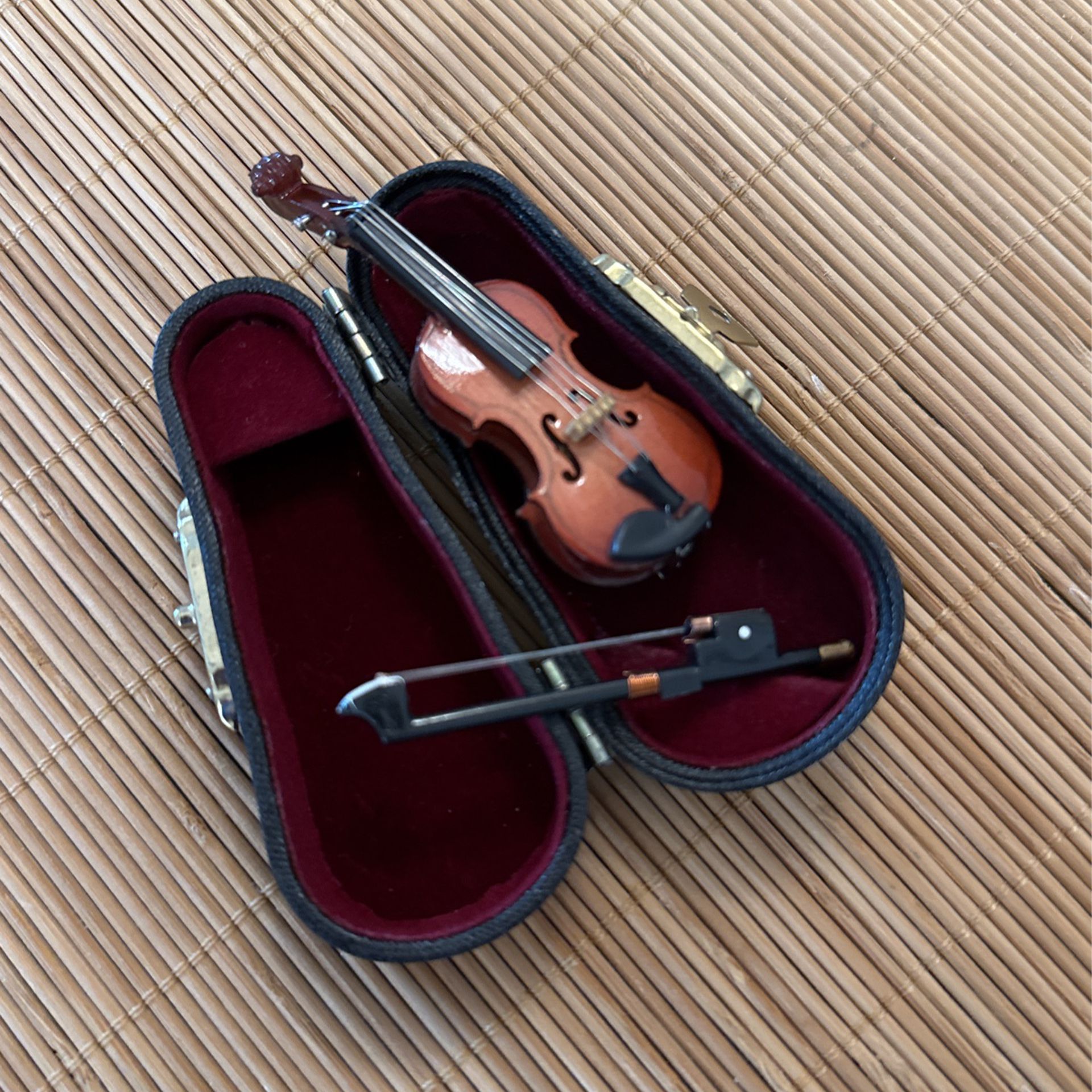 Minature Violin With Bow In Case 