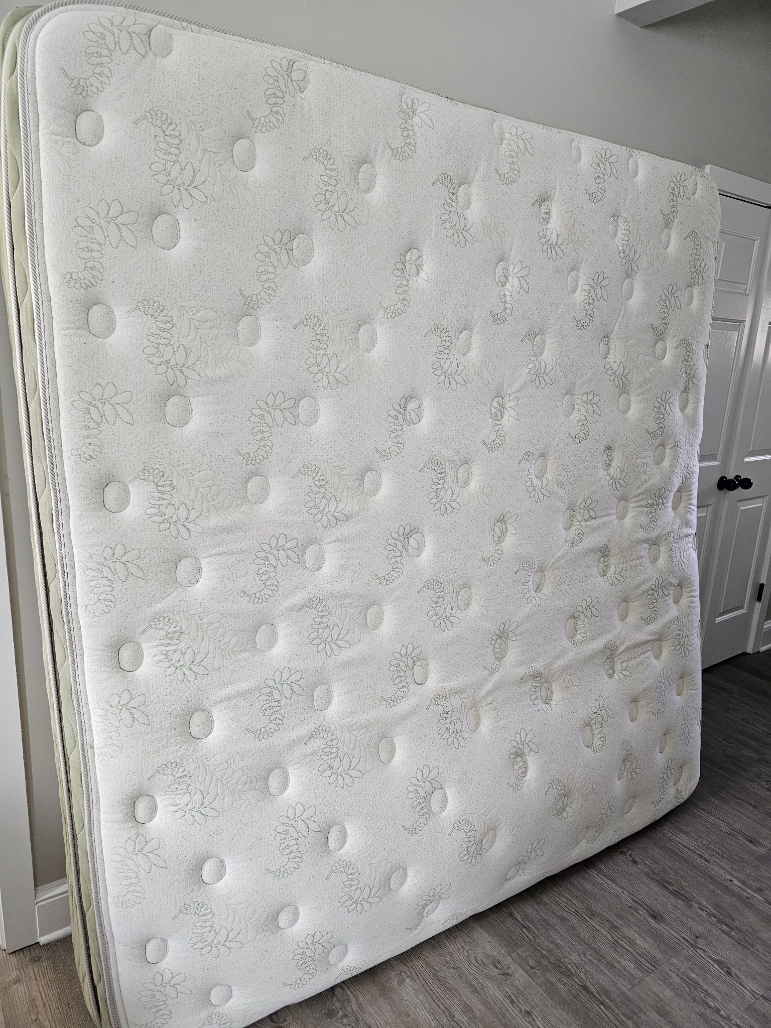 Bed King Mattress, 2 Piece Box Spring, Ajustable Metal Frame, Upholstered Headboard