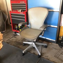 Aeron Herman Miller Office Chair