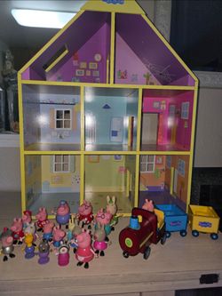 Peppa pig deluxe wooden house