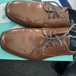 Stacy Adams Boys Size 2