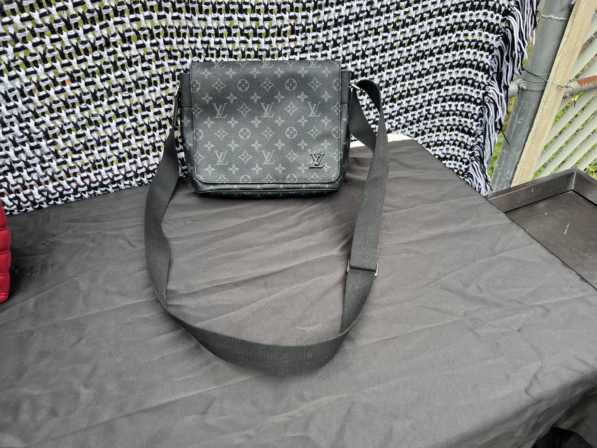 original Louis Vuitton leather men's bag