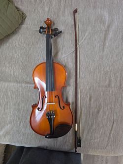 Cecilio Violin