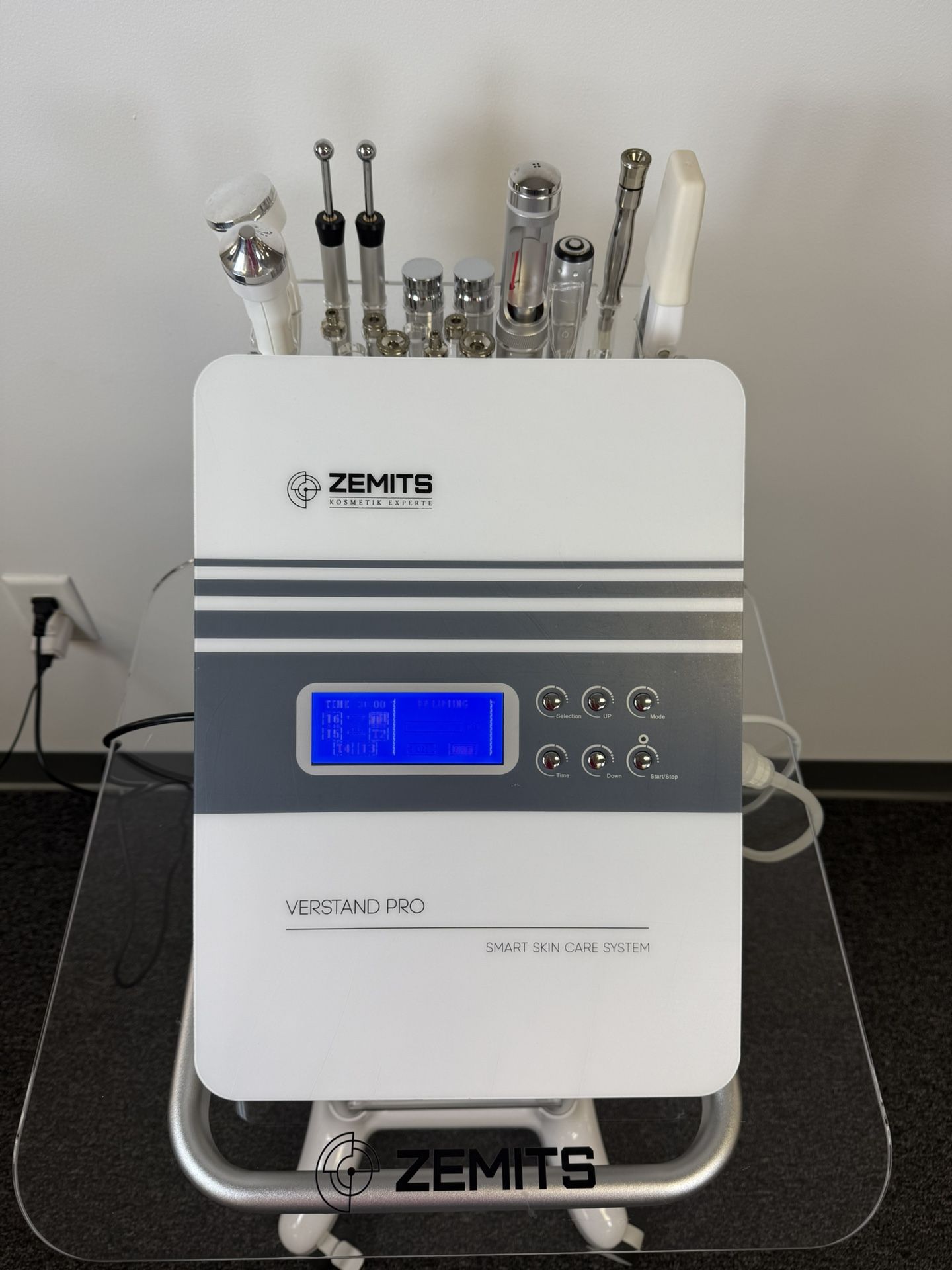 Zemits Verstand Pro – 6-in-1 Anti-Aging & Skin Rejuvenation System | Microcurrent, RF, Diamond Peel