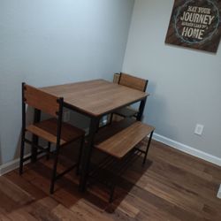 4 Piece Dinning Table Set With Bench