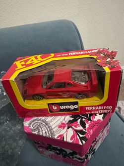 Burago Ferrari F40 Die-Cast Model Car 1/43