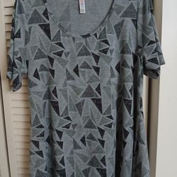 Lularoe  Perfect T