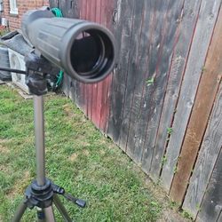 Vernocular, ( Bushnell ) this tripod comes with it and box