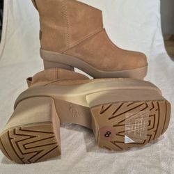 Uggs BRAND NEW 