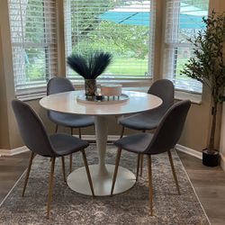 dining table set of 4 with carpet and olive tree 🔥🔥 only for a very cheap price 