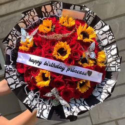 ❤️🤍❤️Beautiful Bouquet of Natural or Eternal Flowers ❤️🤍❤️