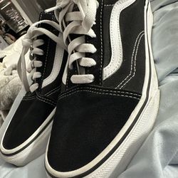 Vans Old Skool Black And White Size 5.5 Men’s & Women’s 7