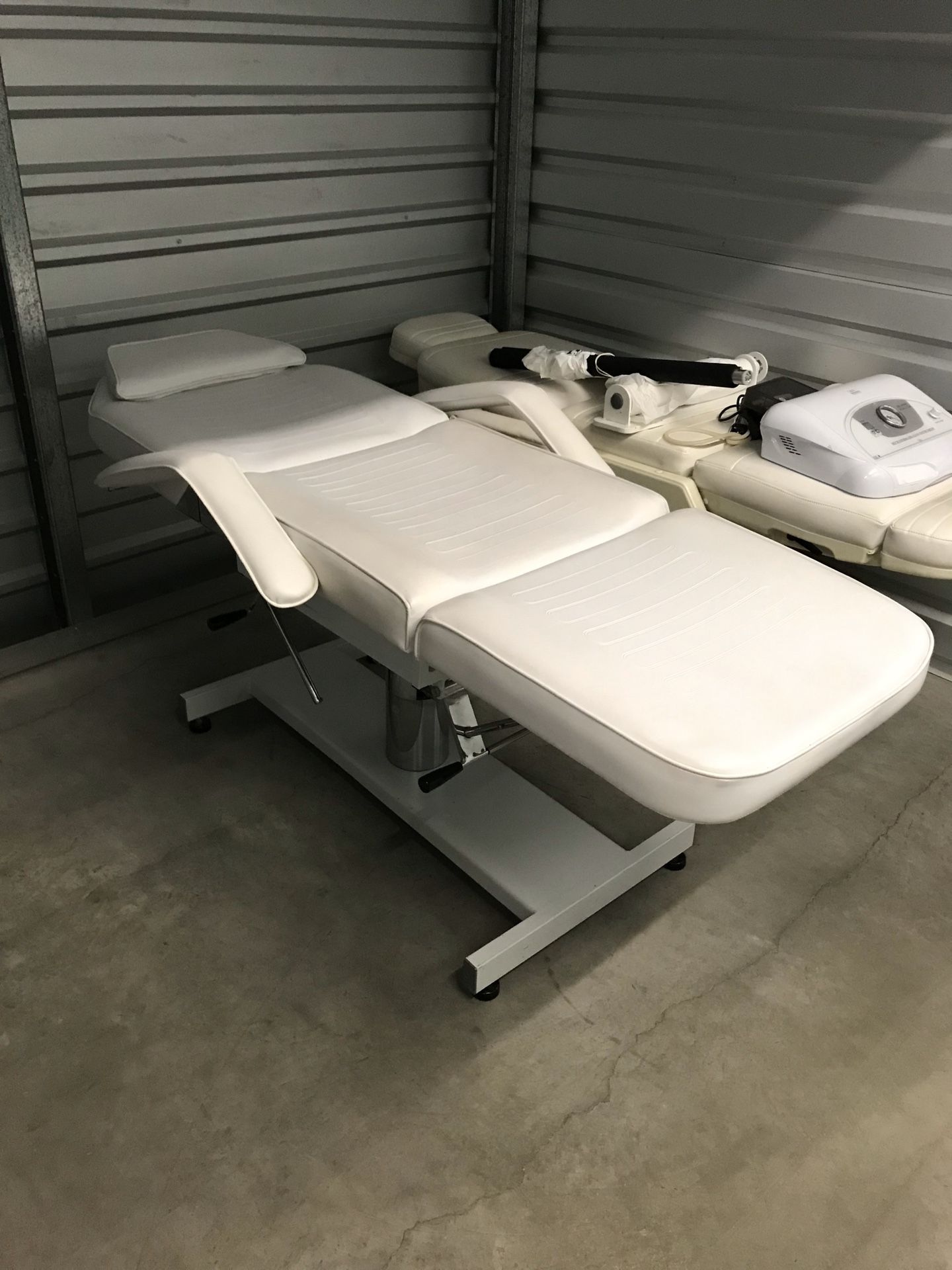 High end esthetician’s chair / bed