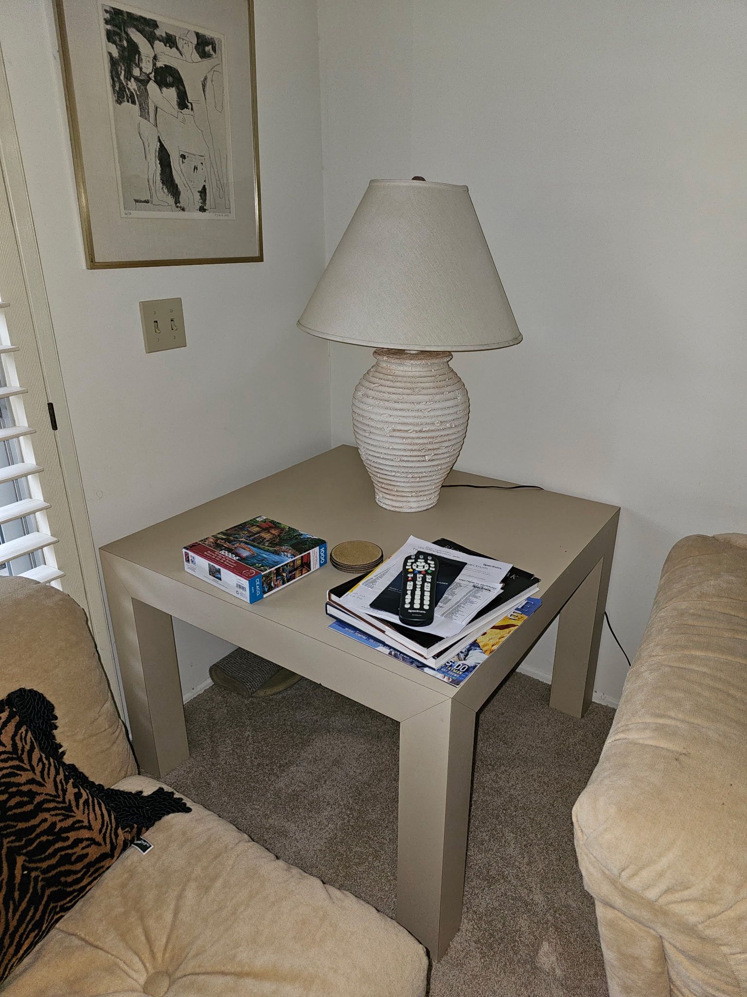 End Side Table with Classic Design