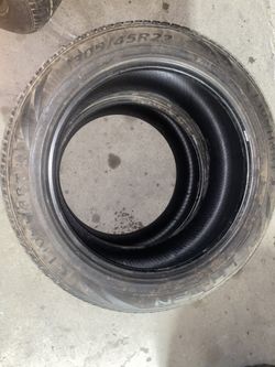 LIONHART 305/45R22