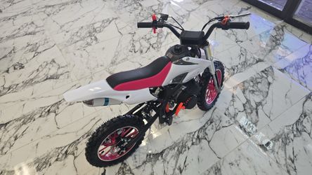 The Yaztor Mini Bike is Gas ⛽️ powered