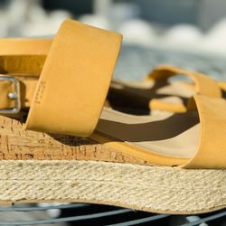 Coconuts by Matisse size 8 1/2 faux suede espadrilles/summer wedges