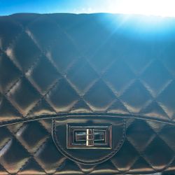 Shoulder/ Body Purse With Chain Links 🔗 Strap