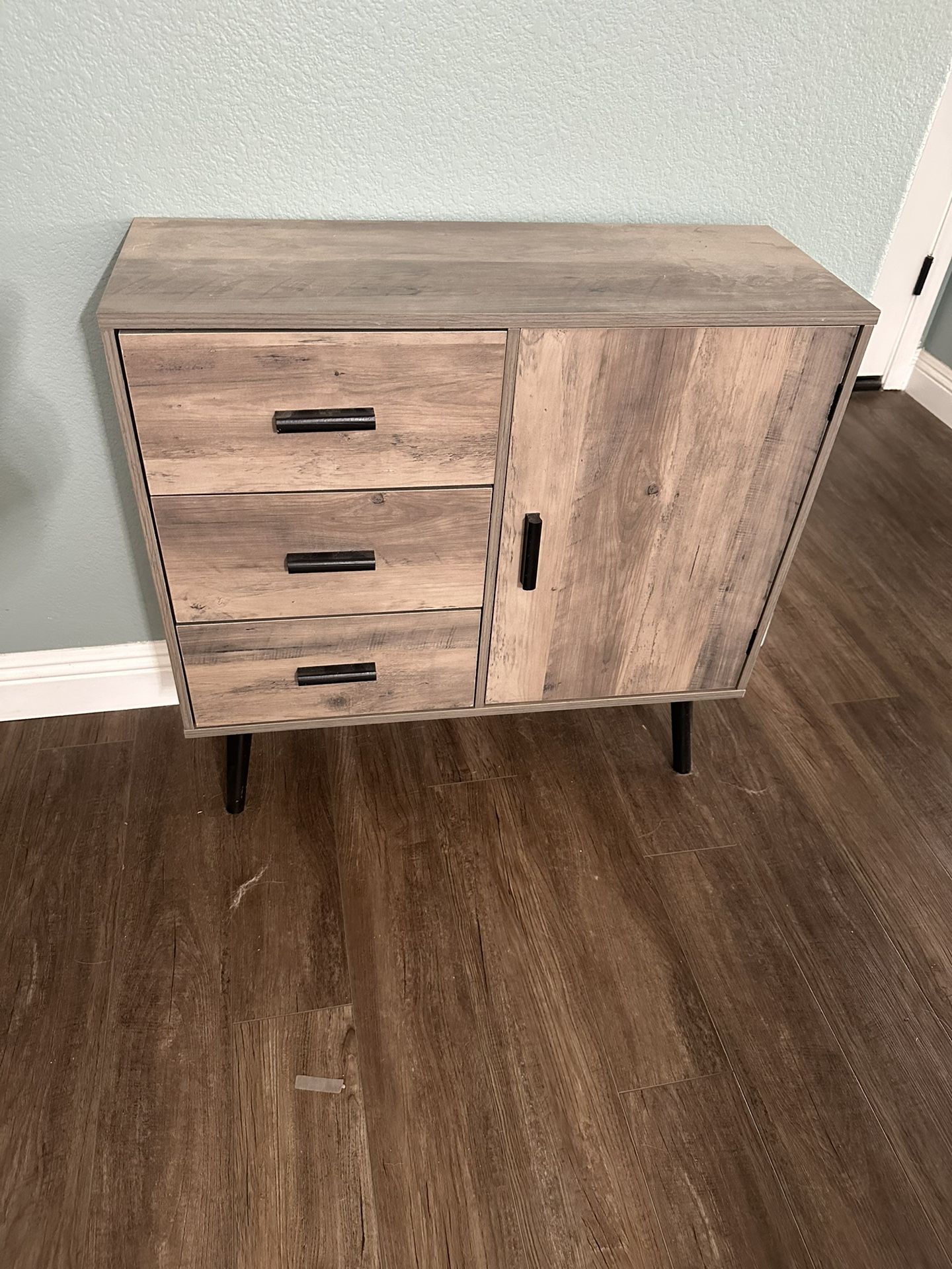 Entry cabinet