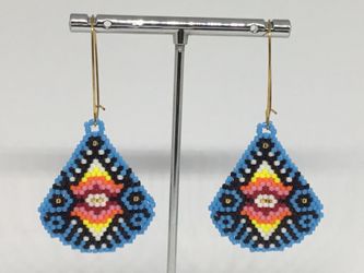 Beaded Southwest Style Earrings With Gold Tone Kidney Ear Wire Blue Black