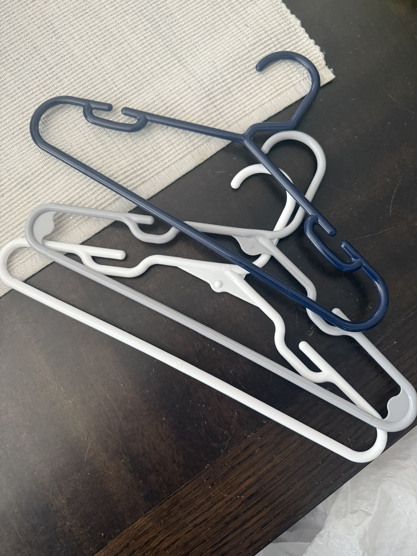 100 kids size hangers