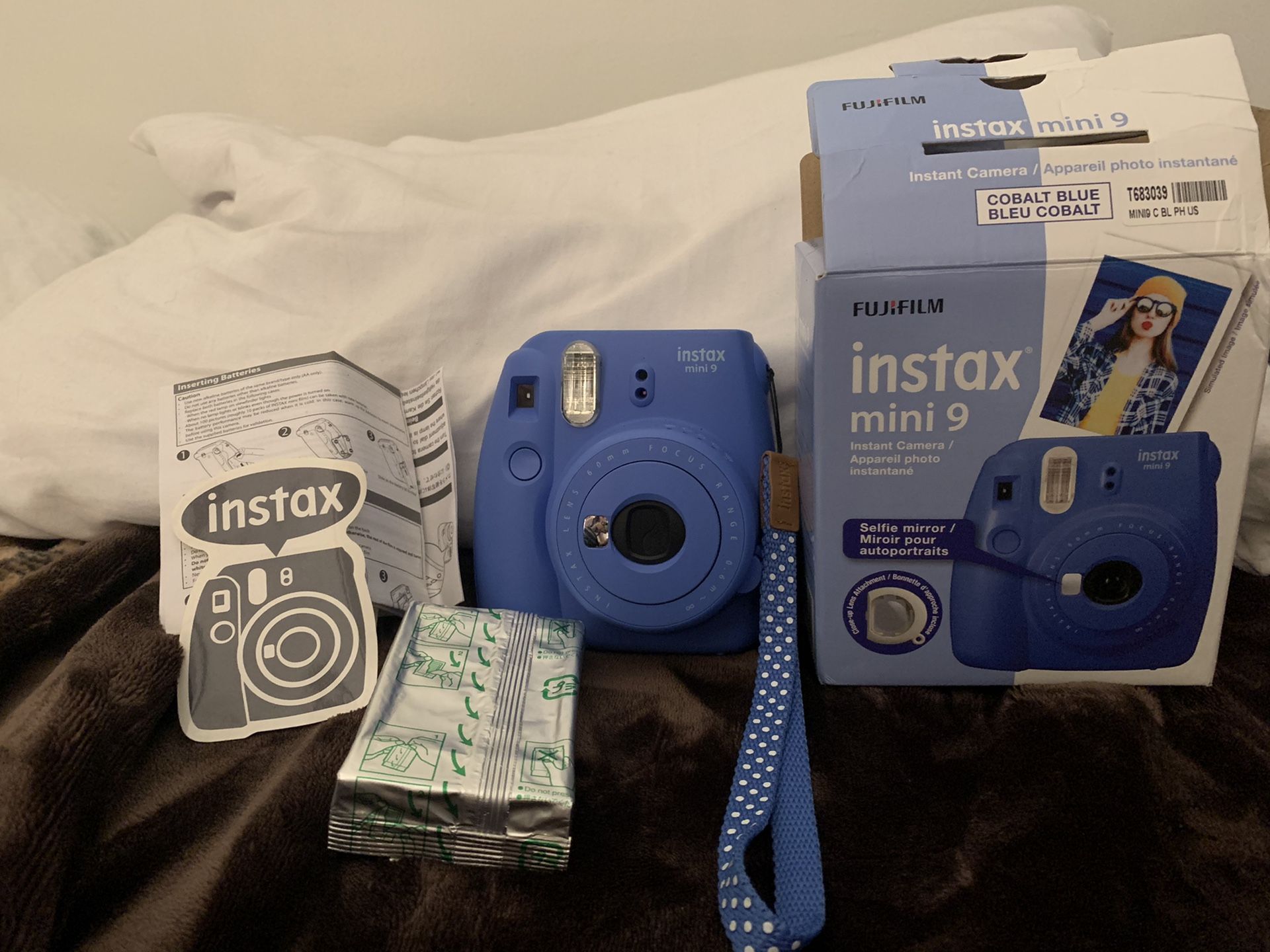 Fiji Fujifilm Instax Mini 9 Camera w/ New Film