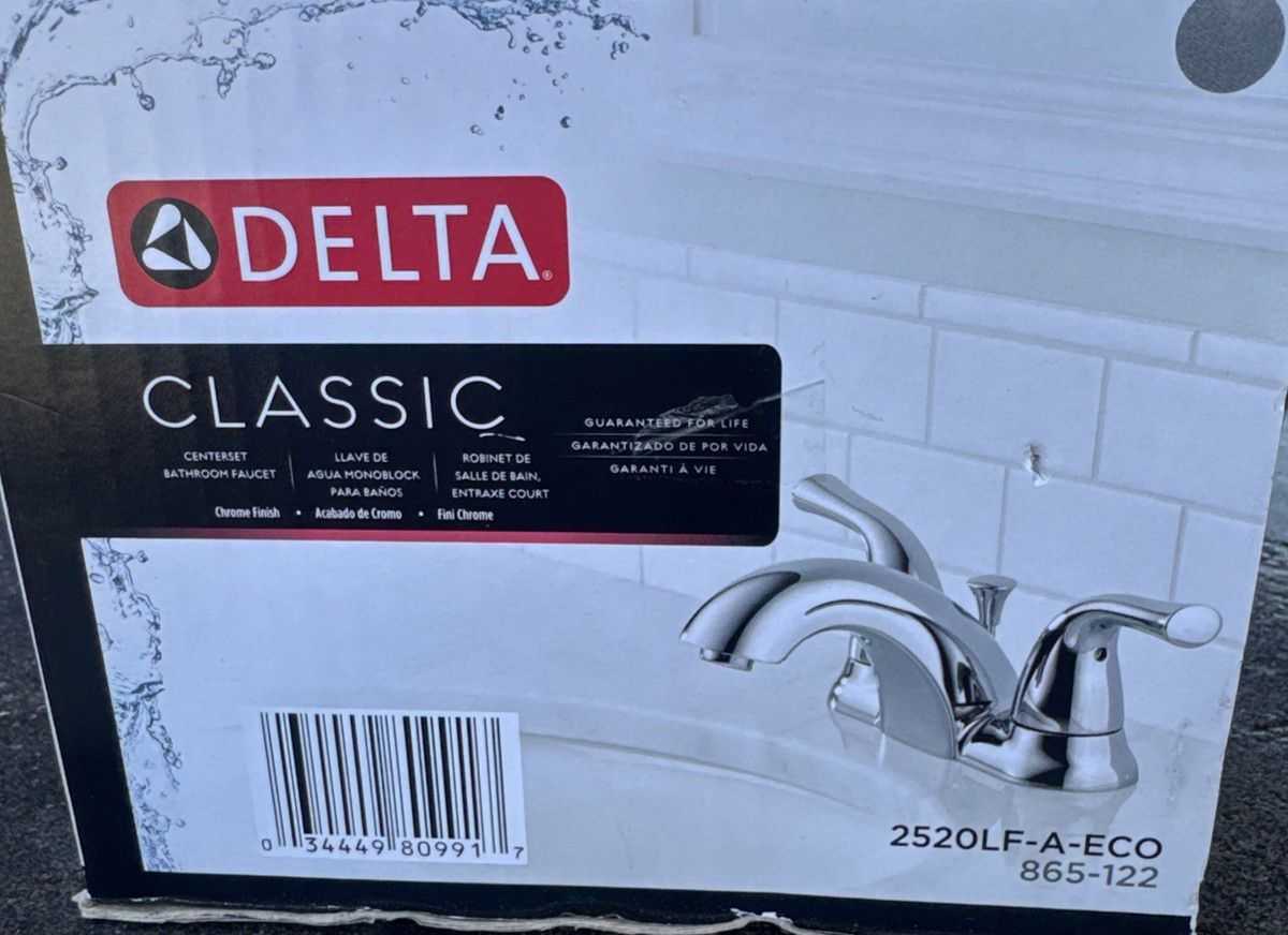 Delta 2520LF-A-ECO Classic 4 in. Centerset 2-Handle Bathroom Faucet Chrome