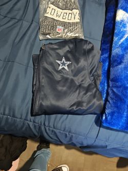 Cowboys Hoodie Sweater New With Tags Size Large