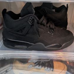 Black cat Jordan 4 size 10 vnds