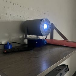 small room projector 