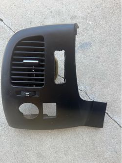 Chevrolet Silverado traction cover