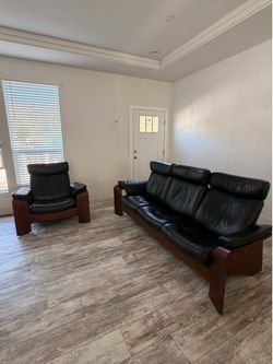 Stressless Leather  - Ekornes Sofa + Matching Chair