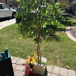 Artificial Tree an Flowers