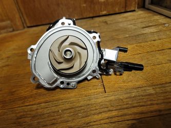 Range Rover water pump Evoque Discovery Sport LR161571 LR123906 JDE40052