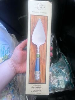 Cake server