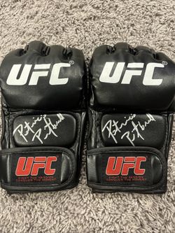 Patrício Pitbull Autographed Gloves