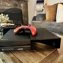 Xbox One + 2 Controllers – Ready to Play