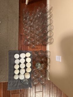 Vases And Floating Candles 