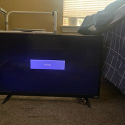 Vizio 32’ TV (No Remote)