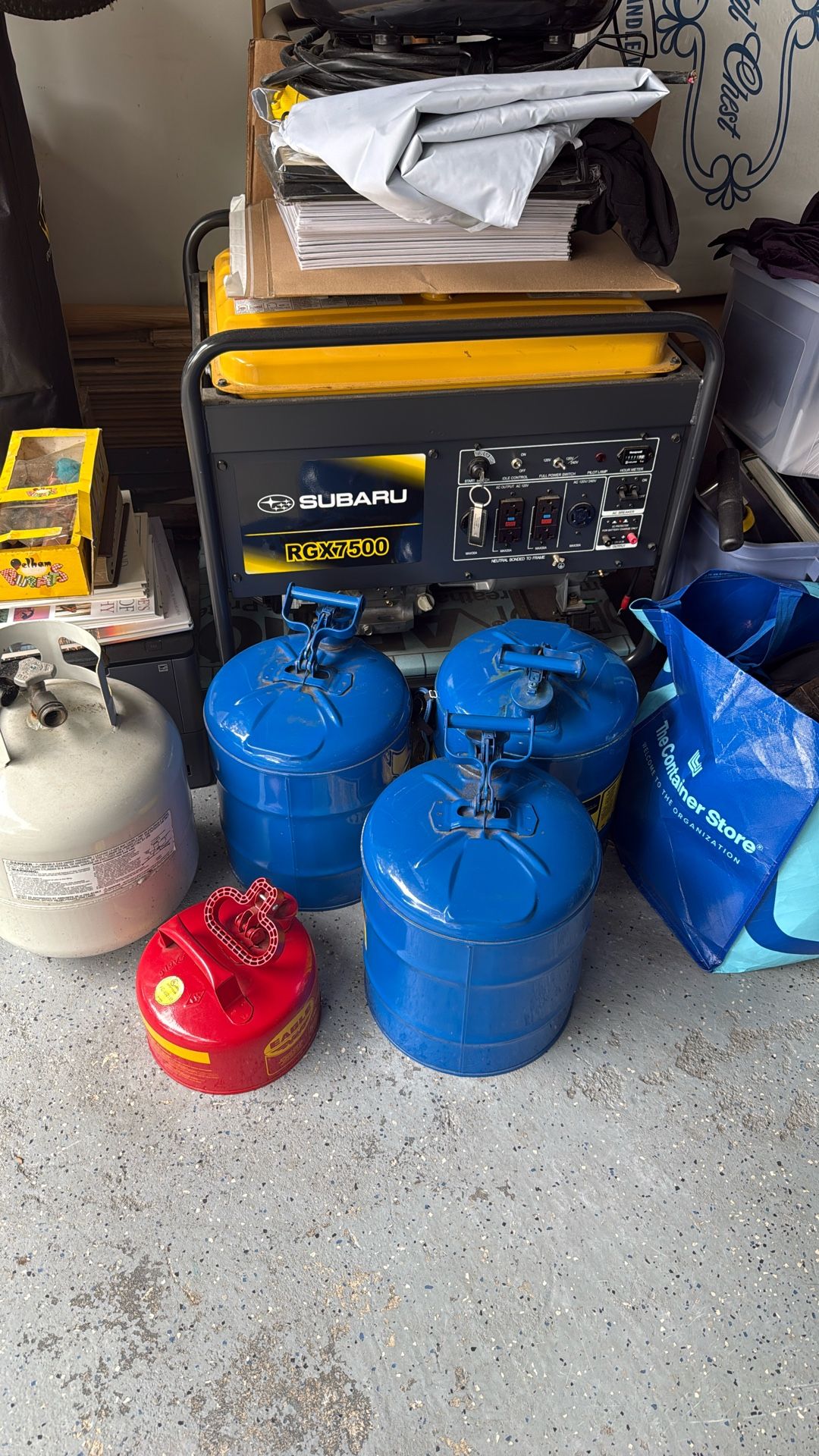 Generator 7500 W With Gas Cans