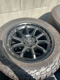 Fuel Off-Road Wheels 20x9 ET20 w/ Falken Wildpeak A/T Tires 275/55R20 Set of 4