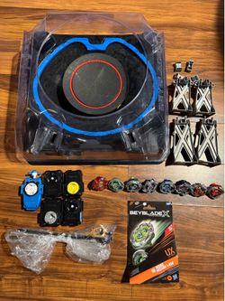 Beyblade x stadium with beyblades lot