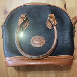Dooney & Bourke Pocket Book